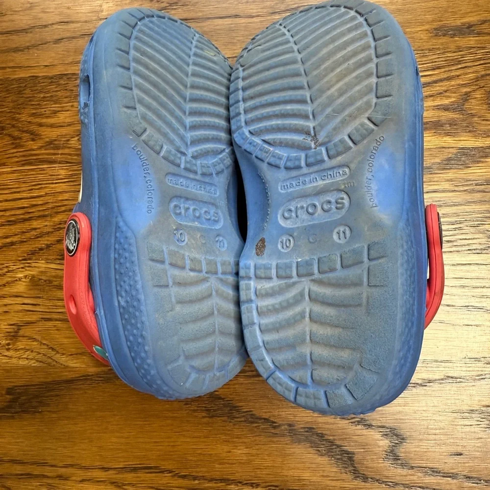 DC Comics Superman Kids CROCS - Blue and Red Size 10-11
